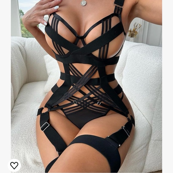 Black lingerie with push up bra, one piece, size small - Picture 2 of 6